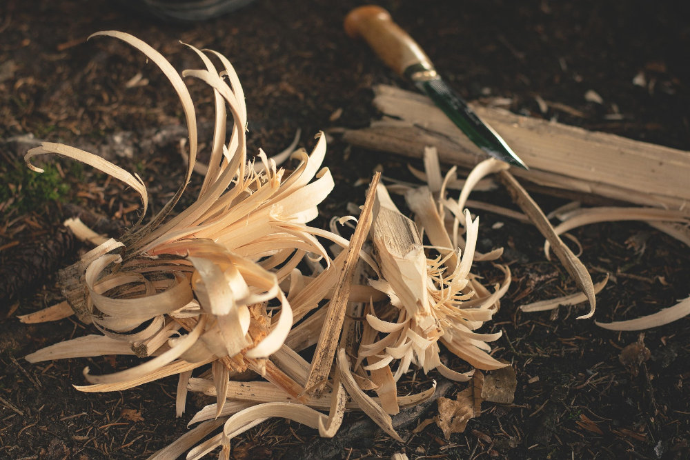 Bushcraft fire ignitor and knife.